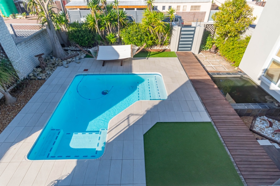 3 Bedroom Property for Sale in Van Riebeeckstrand Western Cape
